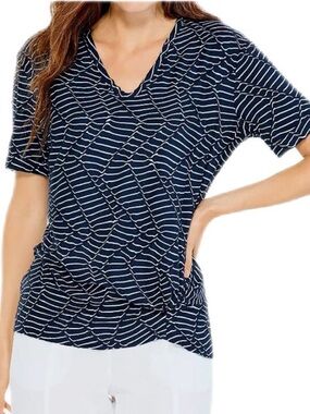 Nic and Zoe Navy and White Textured Wavy Stripe Tee Size M